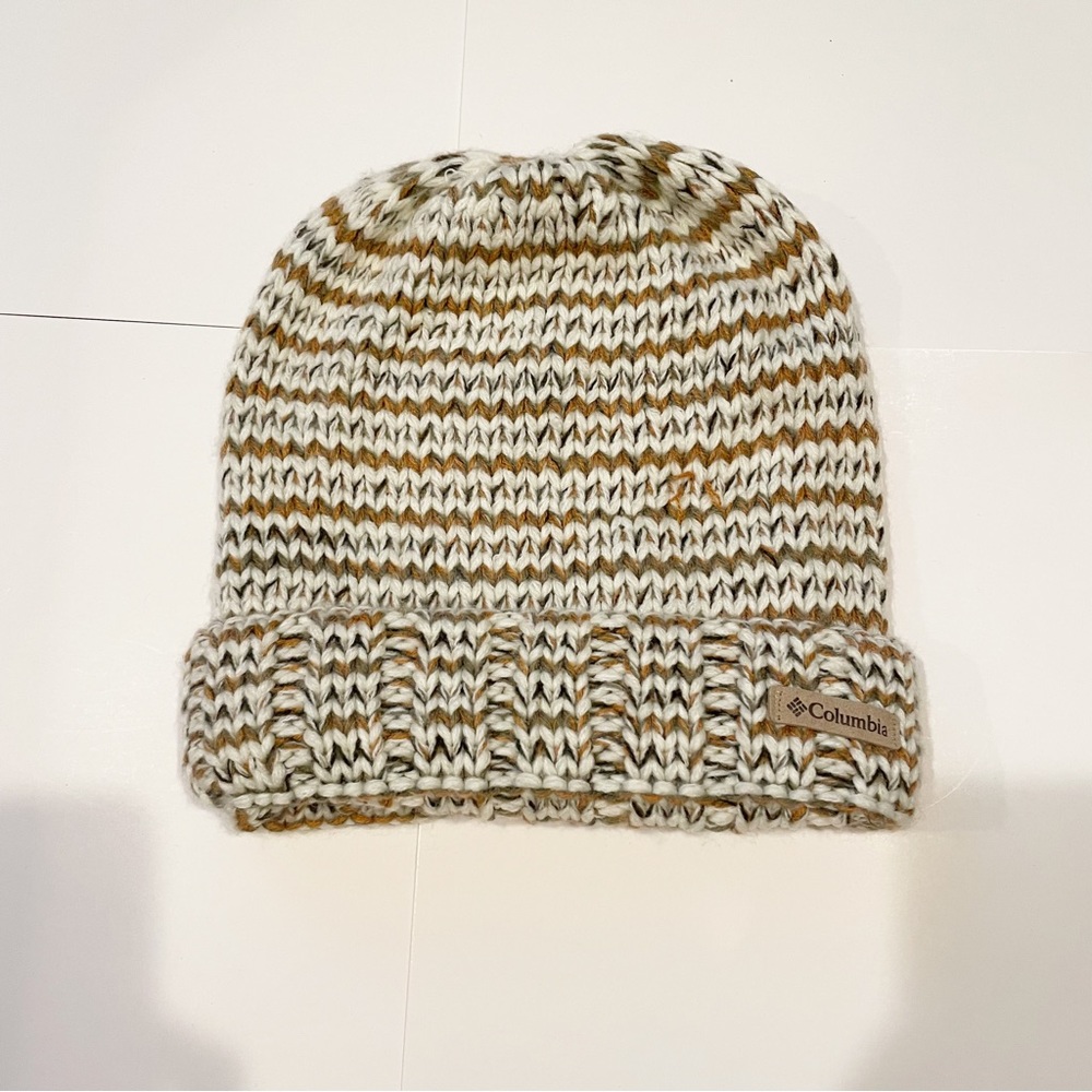 Columbia white and brown knitted beanie